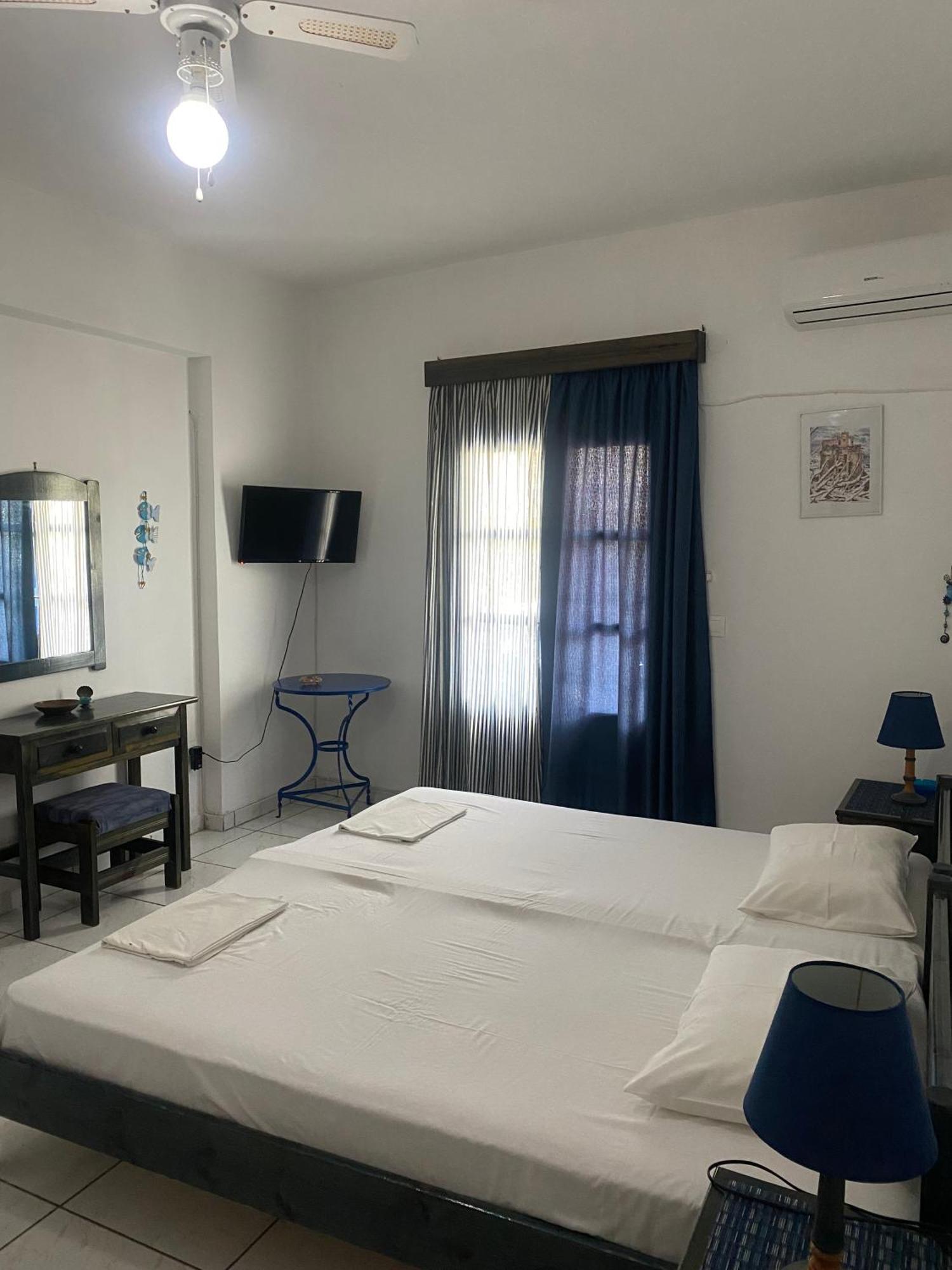 Vrahos Rooms - Studios Alopronia Luaran gambar